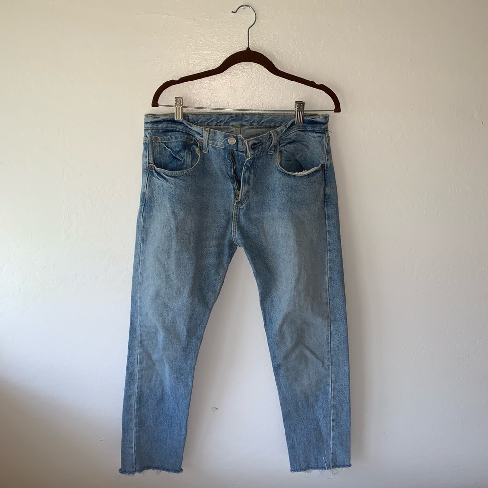 Levi’s Cut-off Jeans